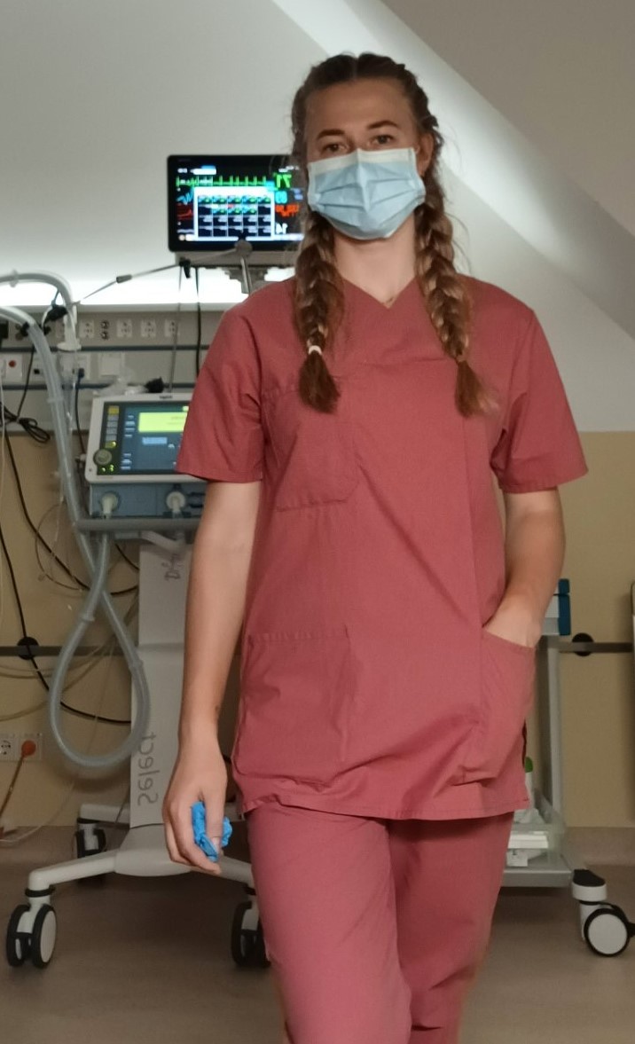 медсестра с Украины в Германии